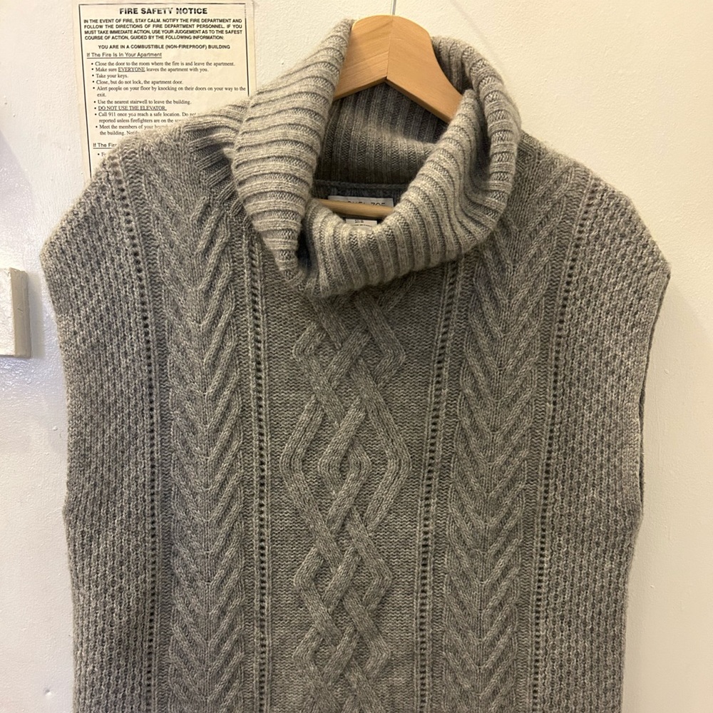 Rachel Zoe 100% cashmere turtleneck sweater vest
